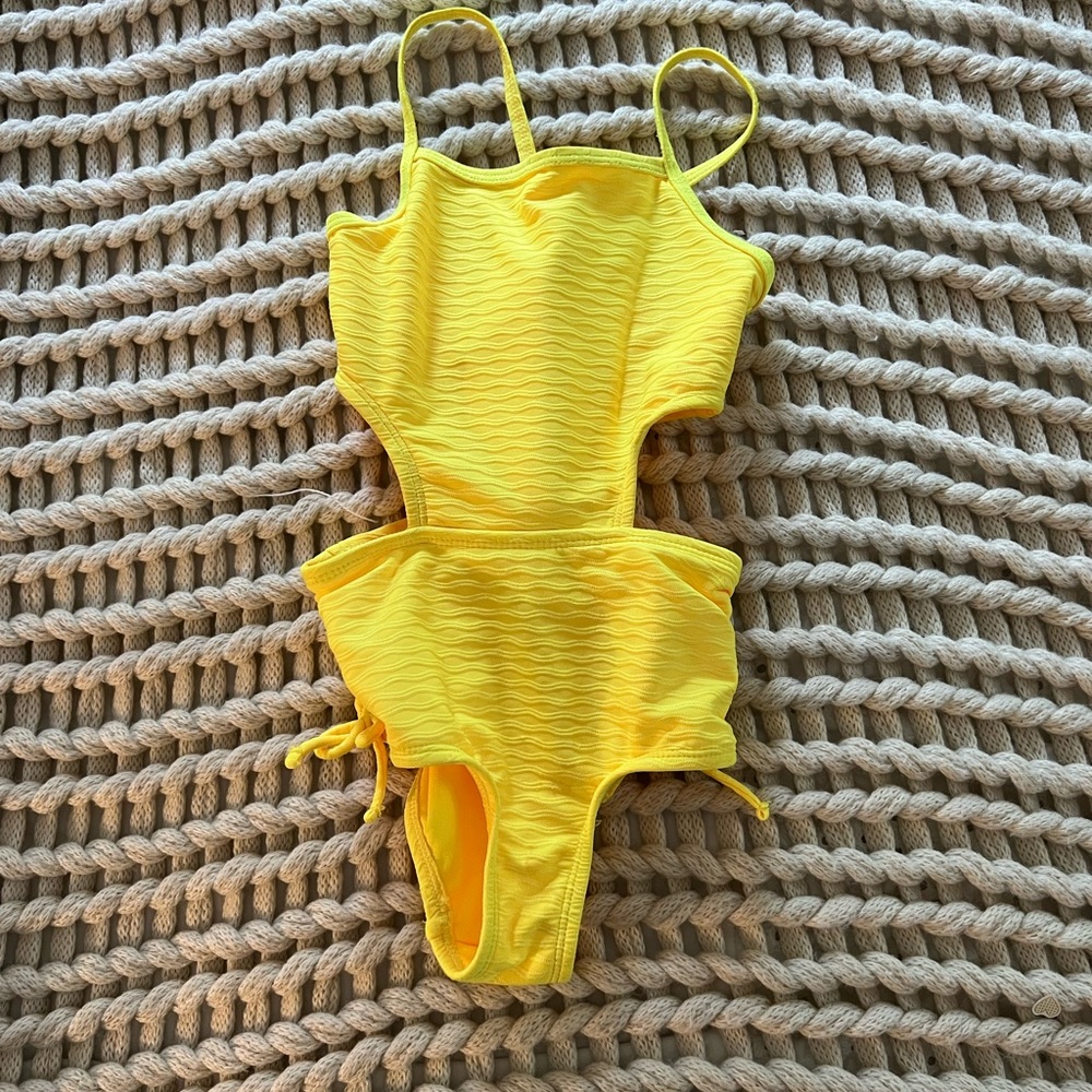 Girls 5t bathing suit bundle (2 total)